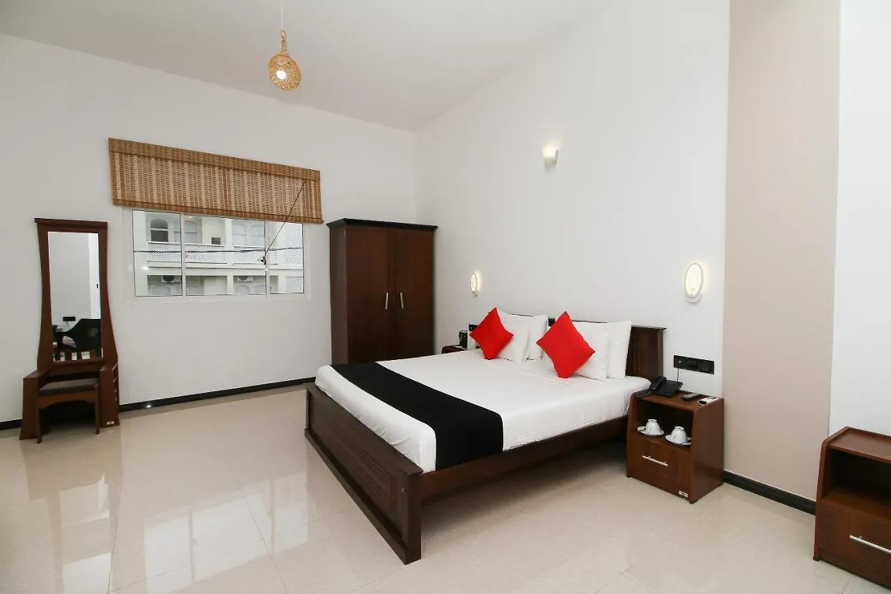 Grace Beach Resort By Travel Corners ネゴンボ 4*,